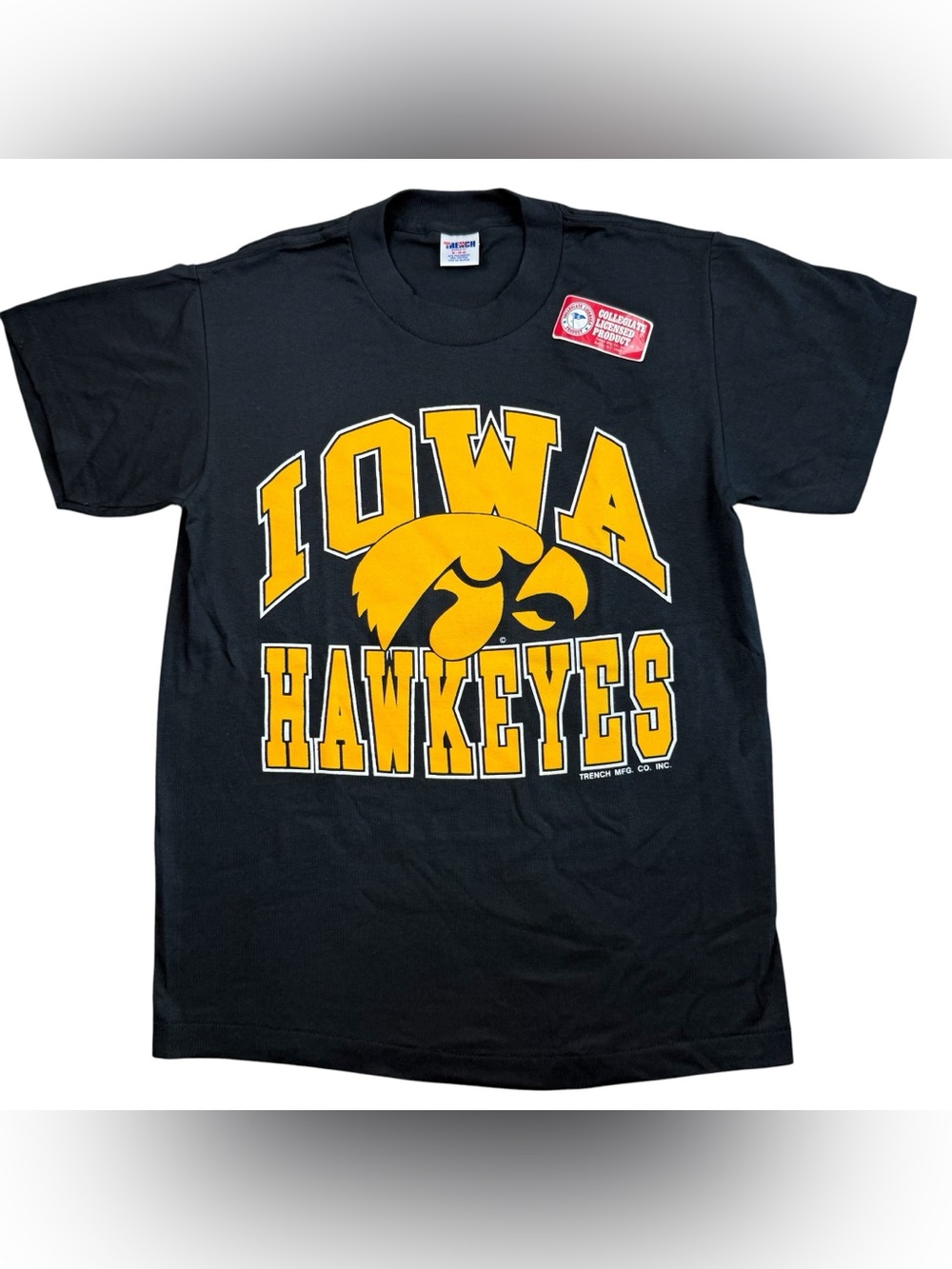 VTG 90s NEW University of Iowa Hawkeyes Big Graphic Single Stitch t-shirt size M